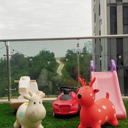 D Bunga مسلم Homestay Pool View Legoland Nusajaya Нусаяя Екстер'єр фото