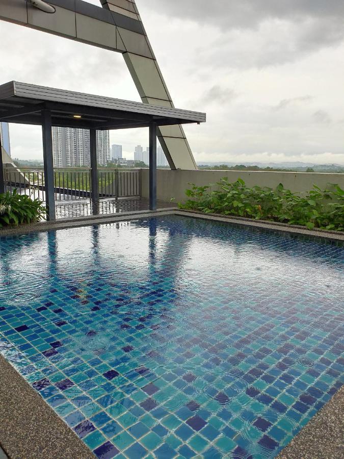 D Bunga مسلم Homestay Pool View Legoland Nusajaya Нусаяя Екстер'єр фото