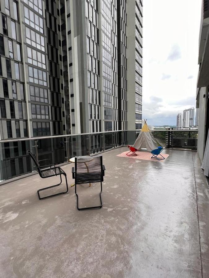 D Bunga مسلم Homestay Pool View Legoland Nusajaya Нусаяя Екстер'єр фото