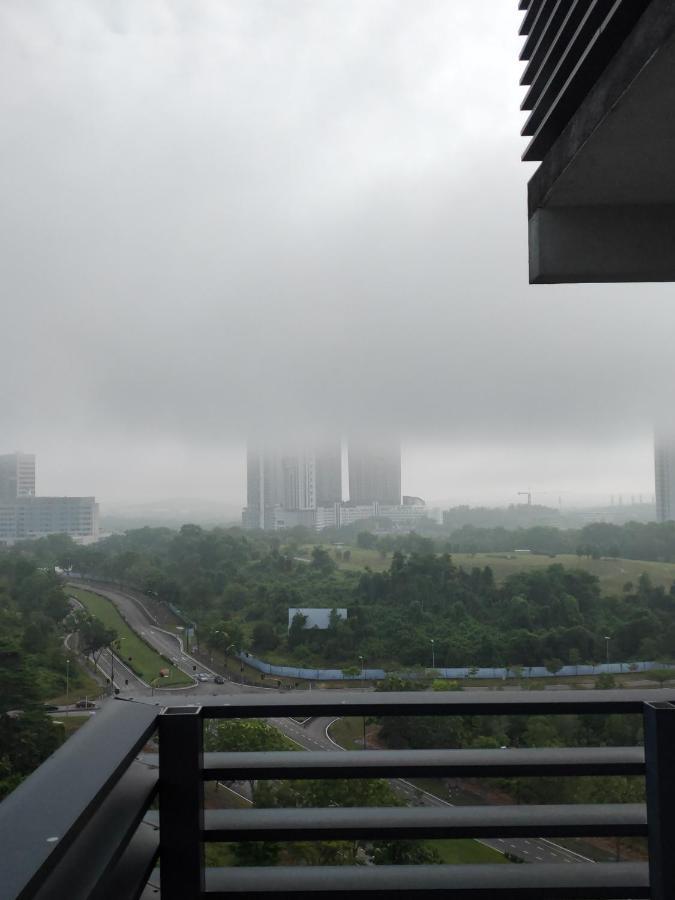 D Bunga مسلم Homestay Pool View Legoland Nusajaya Нусаяя Екстер'єр фото