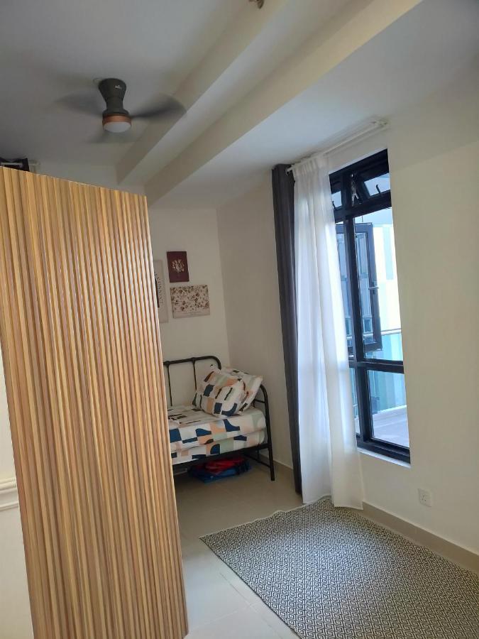D Bunga مسلم Homestay Pool View Legoland Nusajaya Нусаяя Екстер'єр фото
