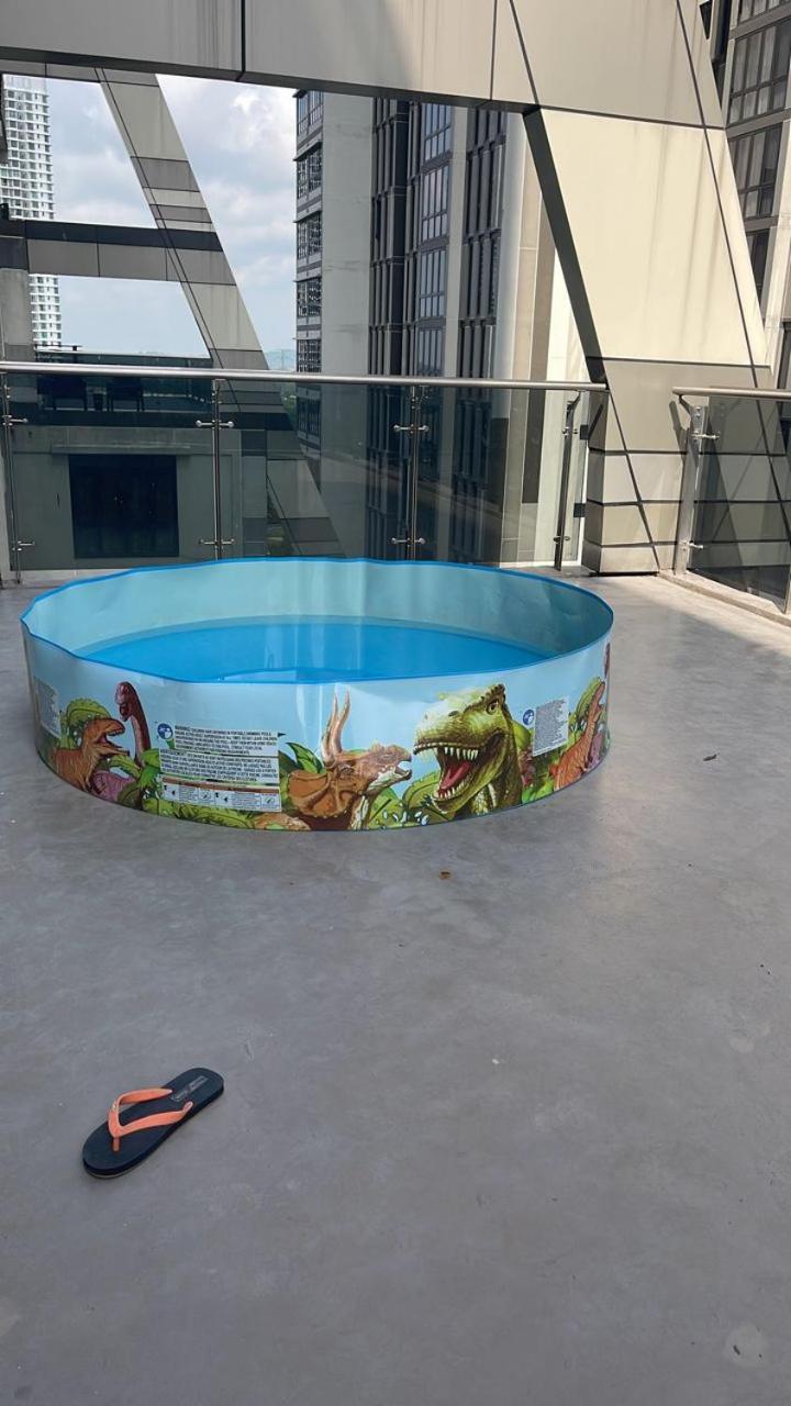 D Bunga مسلم Homestay Pool View Legoland Nusajaya Нусаяя Екстер'єр фото